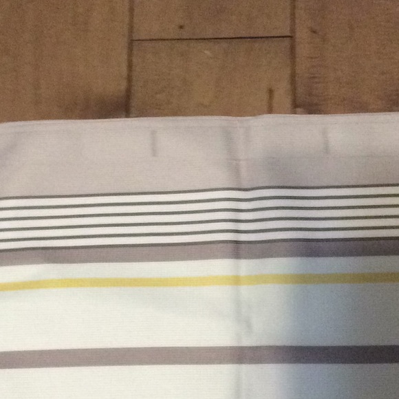 NWOT Full size shower curtain & 12 marching hooks. - Picture 4 of 6